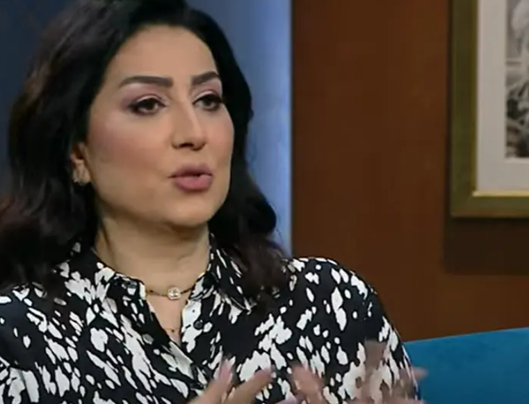 بالفيديو وفاء عامر تدافع عن مشهدها الجريء مع محمد رمضان وتبكي